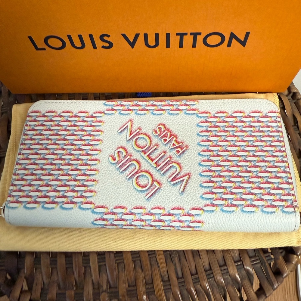 Louis Vuitton Damier Spray Long Wallet rare